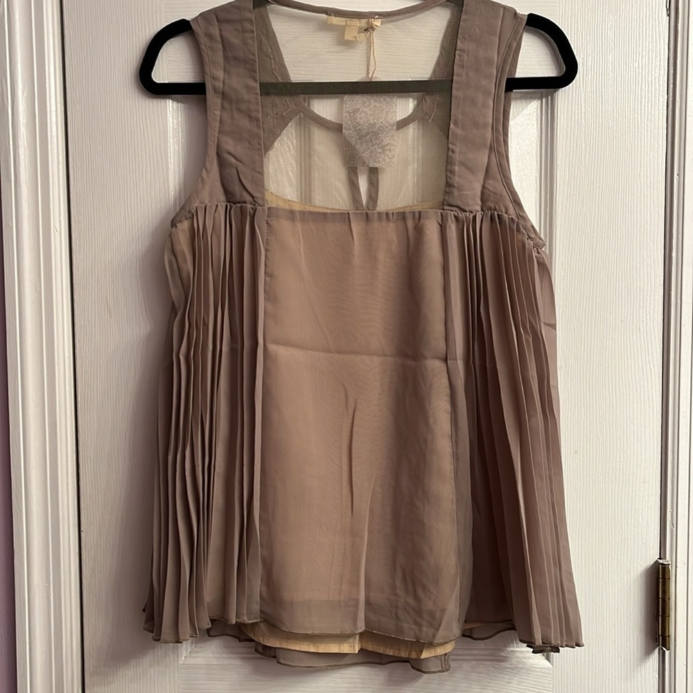 Hem & Thread Sequined Pleated Top - Picture 5 of 8